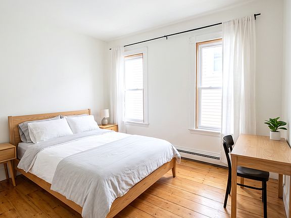 4th image of 56 Calumet St #3