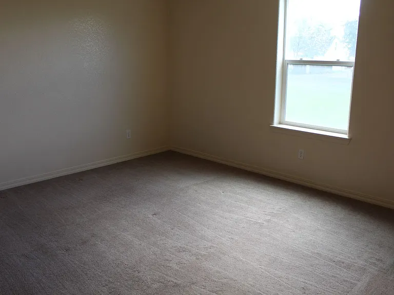 304 Willow St — Photo 2