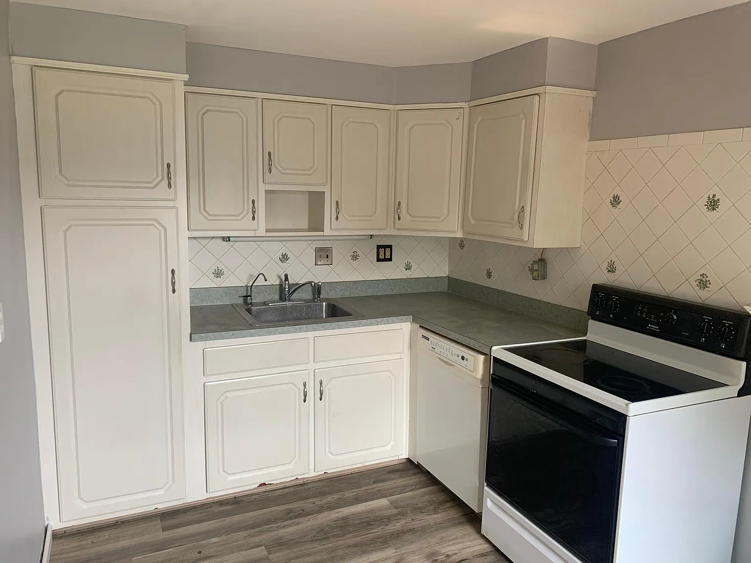 3 bed, 1260 sqft, $1,800 — Photo 2