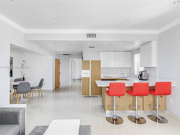 5th image of 1542 Drexel Ave APT 202