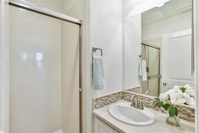 880 Apollo Pl — Photo 20