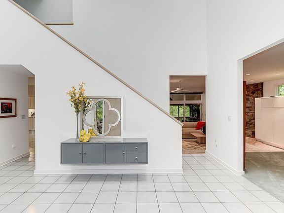 Impressive Foyer Entrance