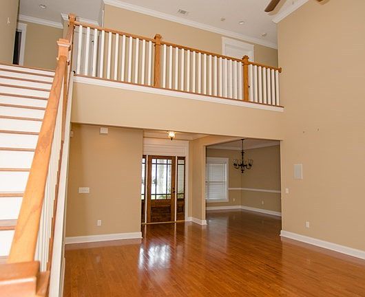 3rd image of 19 Clearwater Cir