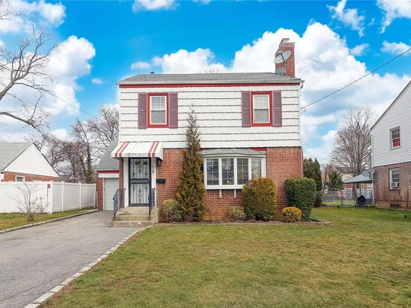 218 Hudson Avenue, Roosevelt, NY 11575