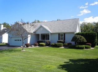 39 Woodhaven Dr, Rouses Point, NY 12979