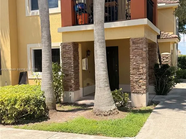 990 NE 33rd Ter Unit 104, Homestead, FL 33033