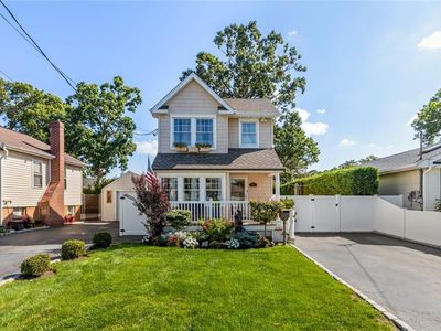 304 Lafayette Street, Copiague, NY, 11726