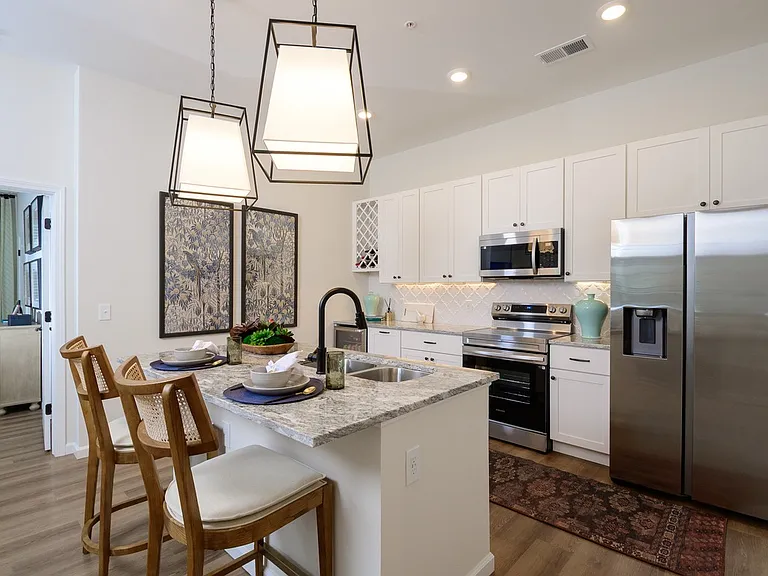 Kempton Apartments — Photo 1