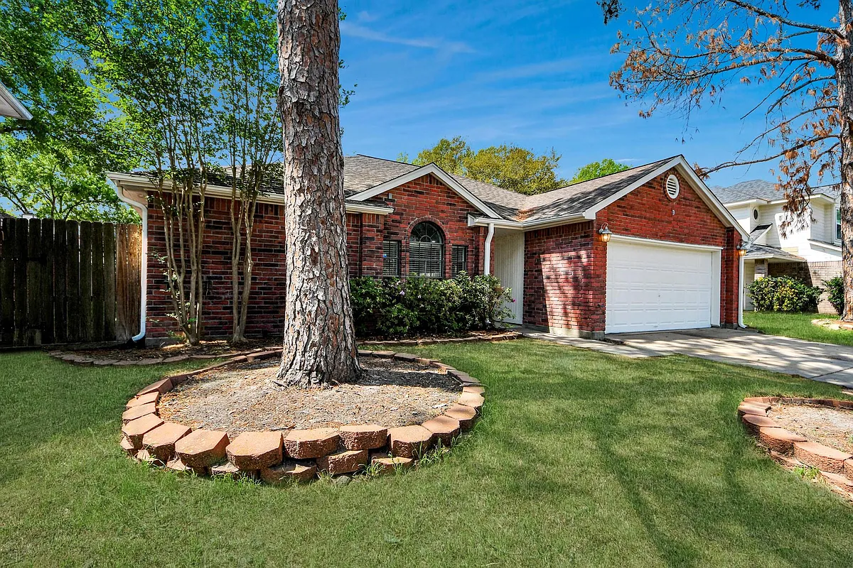Building Photo - 16307 Salinas Ln