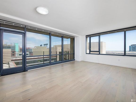 2nd image of 250 King St Unit 1018
