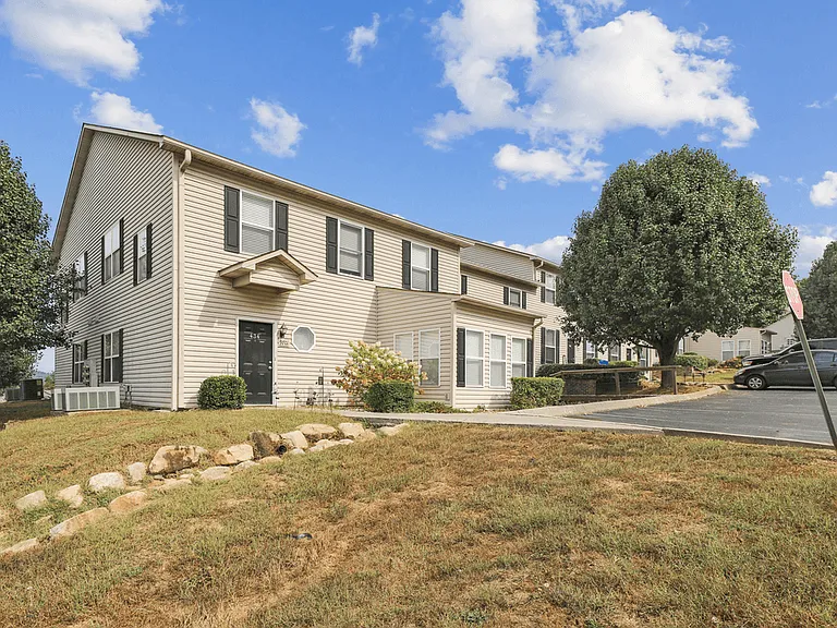 Forest Ridge Apartments — Photo 37