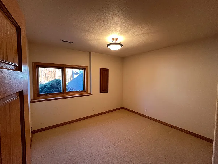 1124 Alta Vista Dr — Photo 35