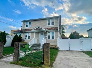 271 Babylon Tpke, Freeport, NY 11520