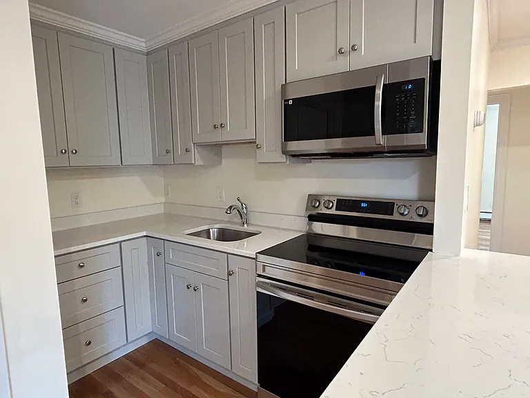 27 Minot St #C — Photo 1