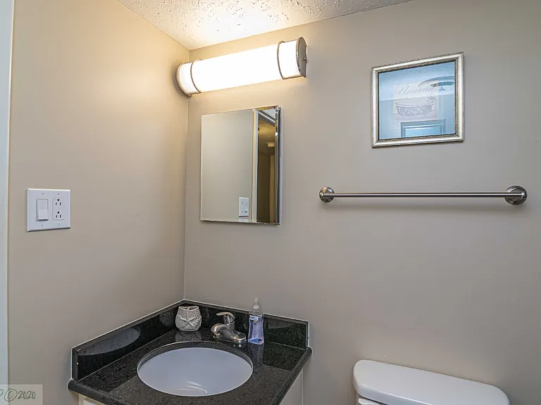 103 E Lockhaven Dr #D — Photo 16