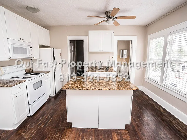549 2nd St N #3 — Photo 10