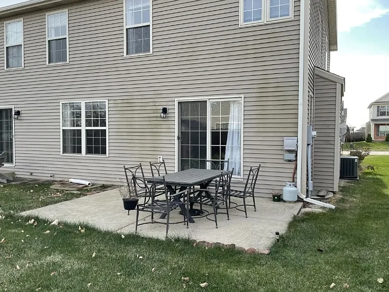 206 Gentian St — Photo 16