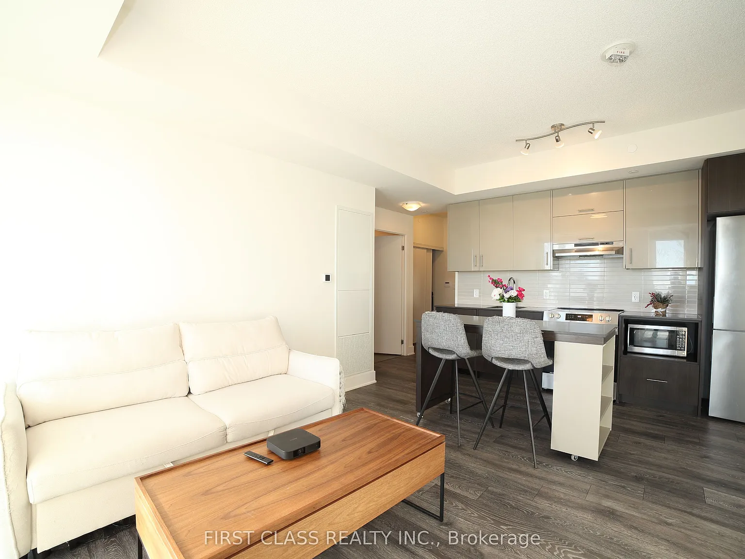 2 bed, $2,500 — Photo 3