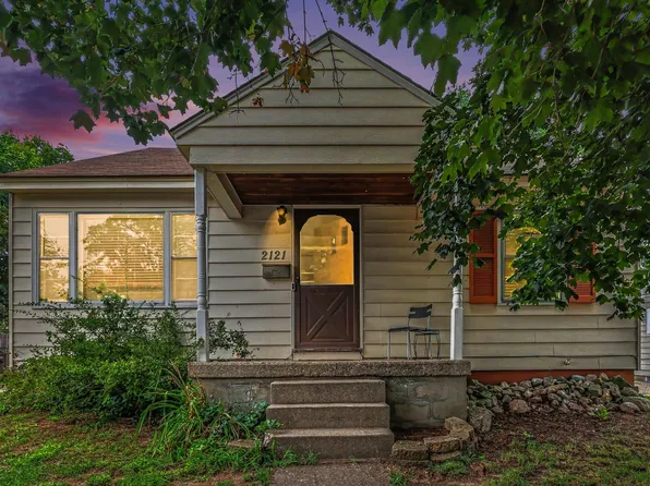 2121 Collingwood Ave SW, Wyoming, MI 49519