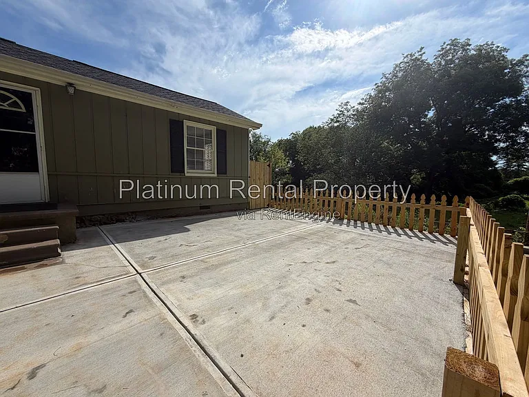 1868 Quarry Rd NW — Photo 35