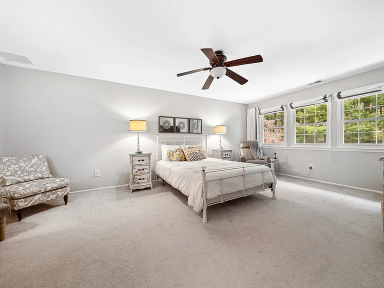 Colony Dr — Photo 12