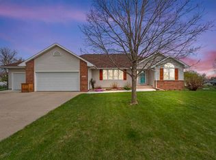 2275 Charleston Ct, Marion, IA 52302