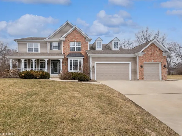 1360 Dunns Ct, Fox Lake, IL 60020