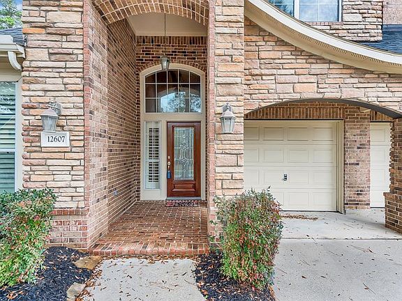 3rd image of 12607 Blackstone River Dr