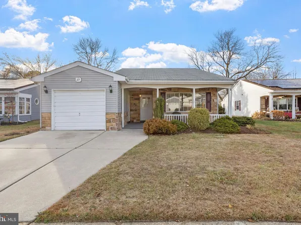 27 Picardy Pl, Southampton, NJ 08088