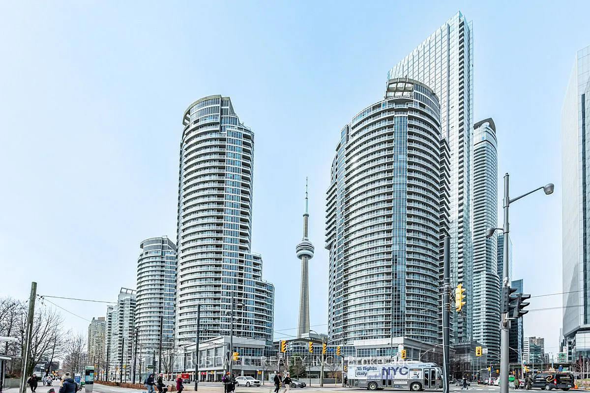 3 bed, $4,550 — Photo 1