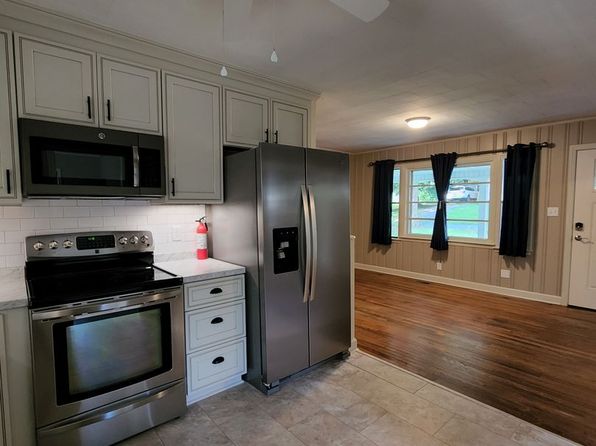 106 Louisa St