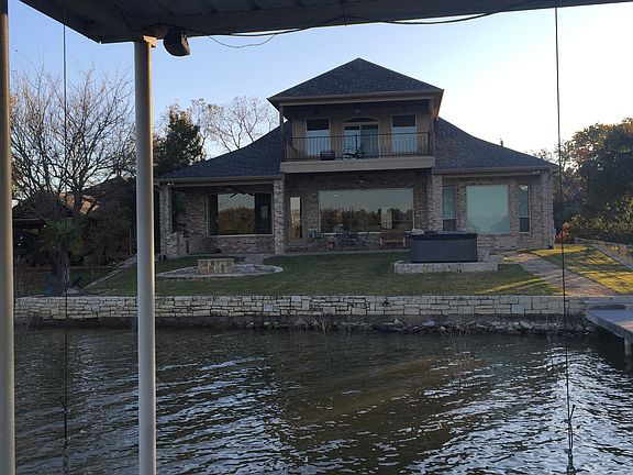 2nd image of 914 Thelma Dr
