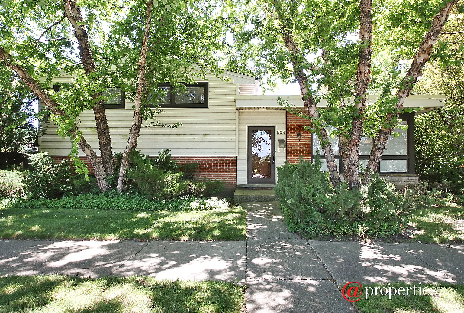 834 Lawler Ave photo 1