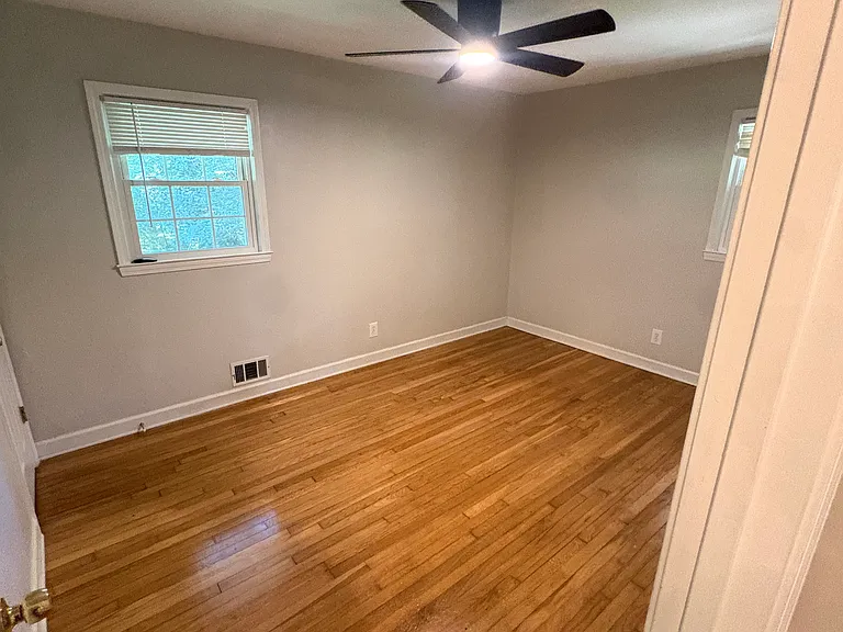 3218 Richwood Dr — Photo 9