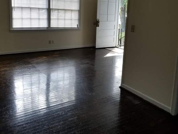 2nd image of 1604 E Park Ave #A