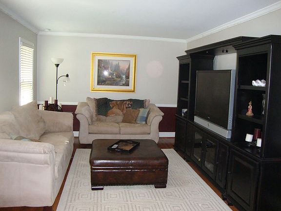 4th image of 432 Prince Wales Dr