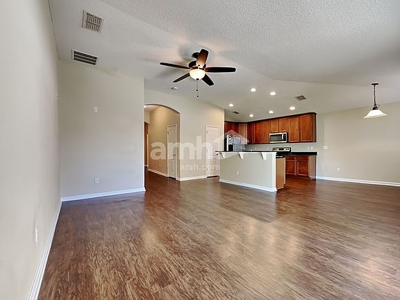 3rd image of 4761 Creek Bluff Ln