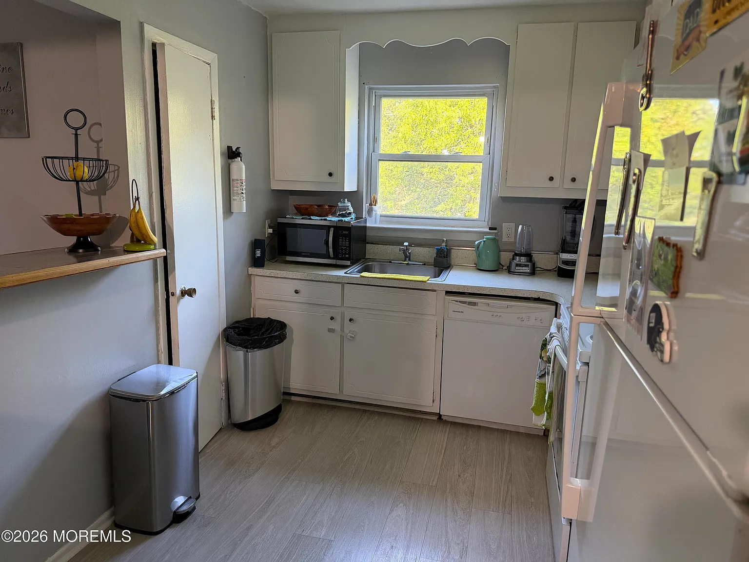 2 bed, 1015 sqft, $3,400 — Photo 2