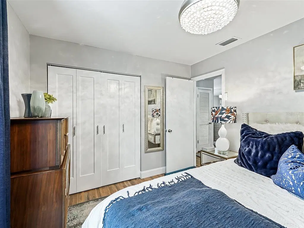 2 bed, 891 sqft, $1,295 — Photo 4
