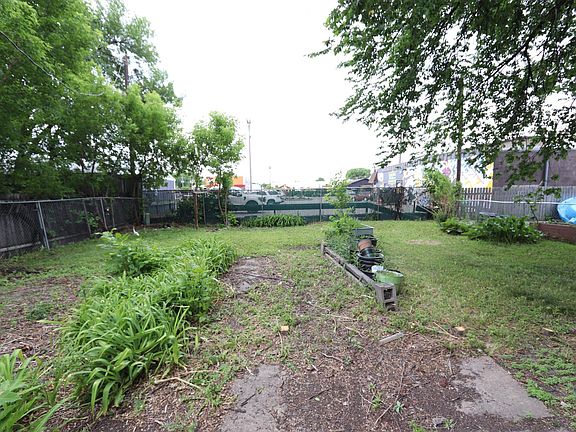 4th image of 414 12th St N