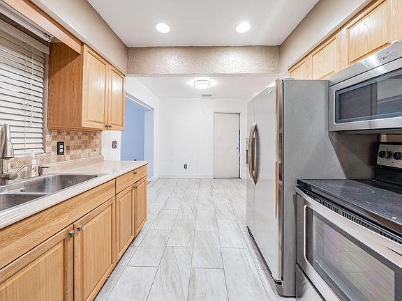 3rd image of 3612 Searobin Dr SE