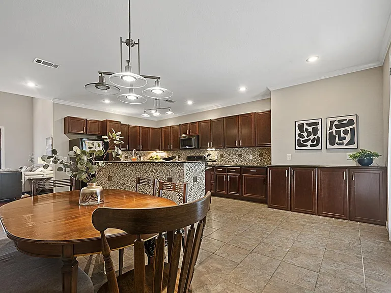 1114 Ruea St — Photo 16