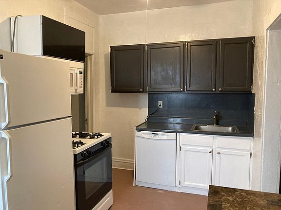 5th image of 3206 Prospect Ave E