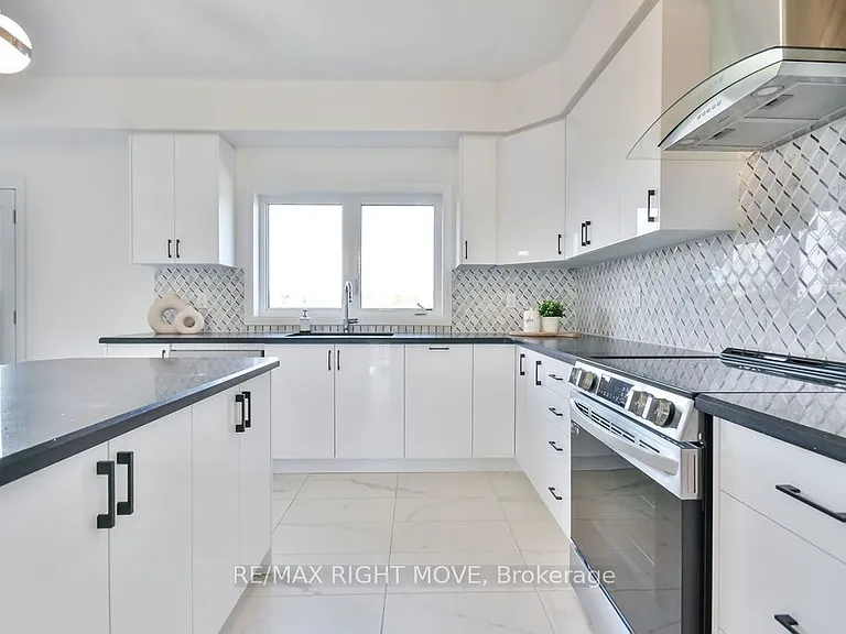 3721 Quayside Dr — Photo 11