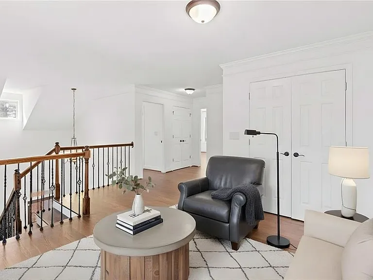 1410 Eastland Rd — Photo 5