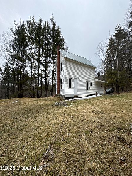 4th image of 751 Central Nassau Road