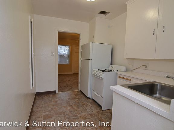2nd image of 126 E 5th St APT G