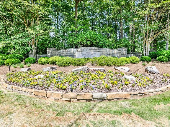 3rd image of 806 Bright Leaf Ct