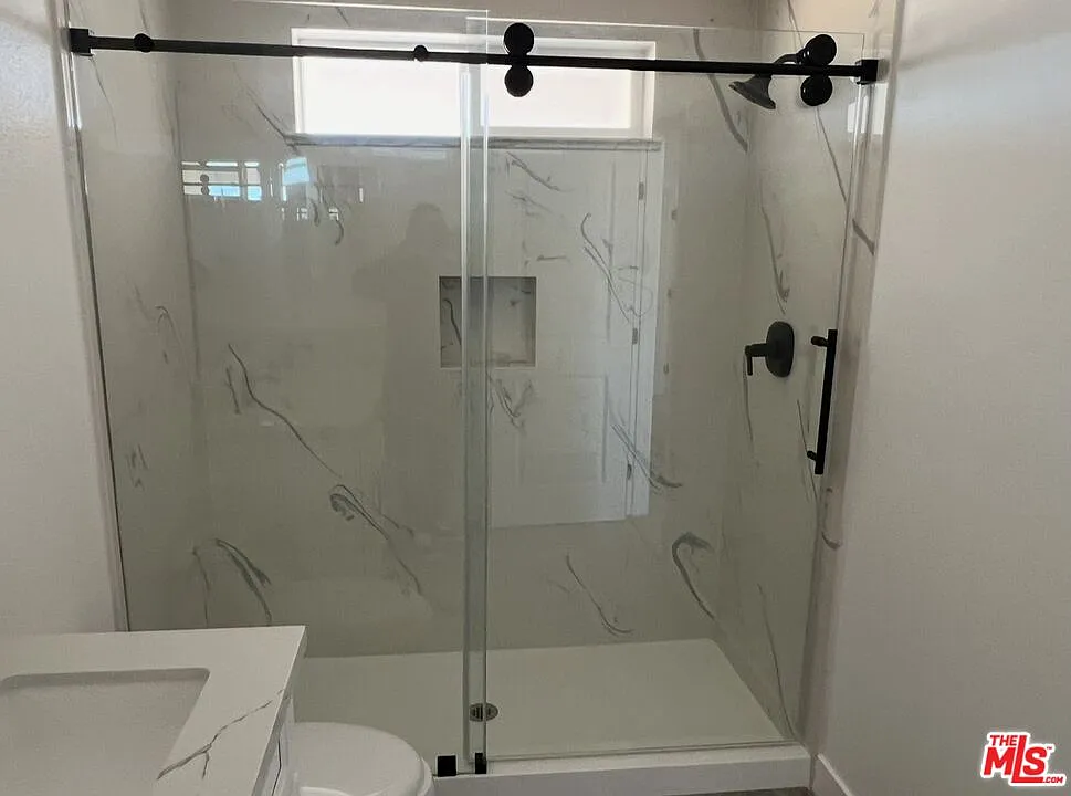 4 bed, 3.0 bath, 2138 sqft, $4,999 — Photo 4