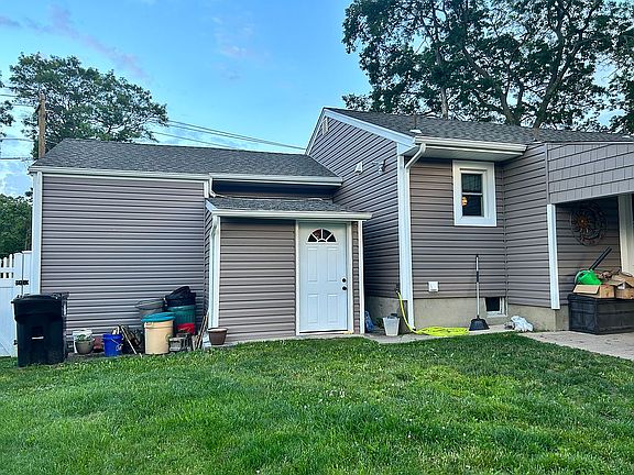4th image of 123 Hiawatha Dr